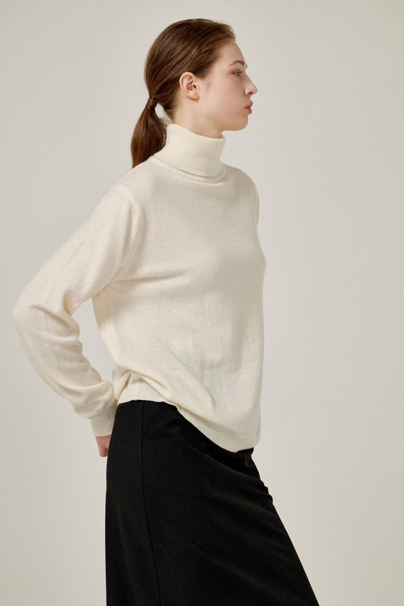 Cashmere turtle neck knit (Beige)
