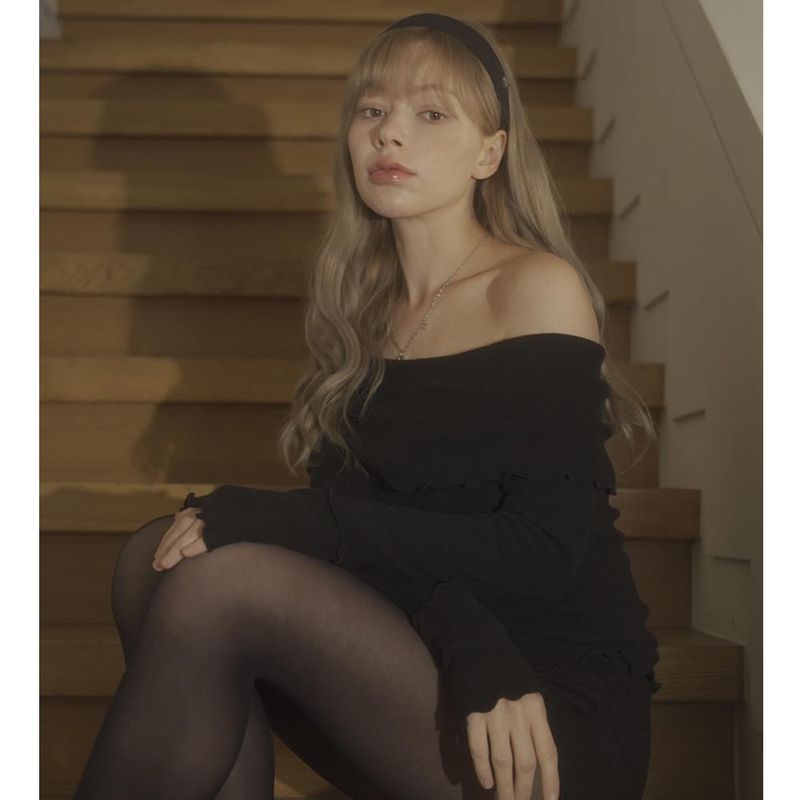 CLOUDY OFF SHOULDER-BLACK