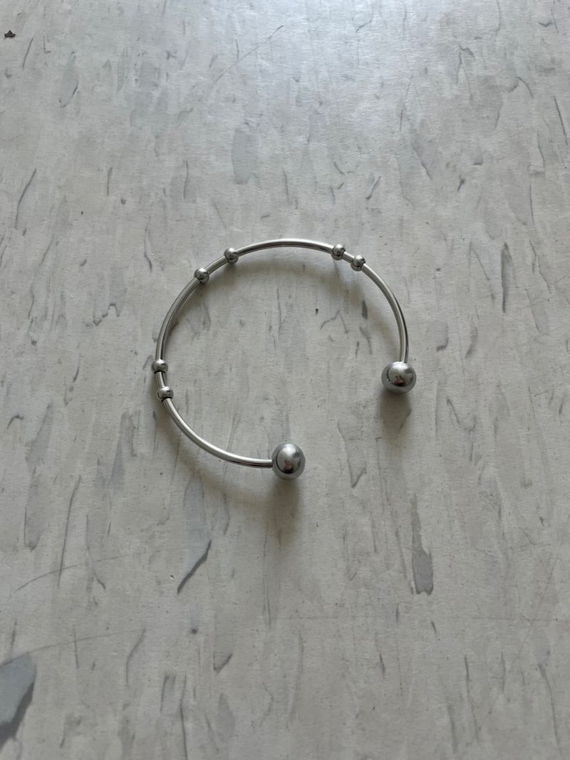 [MADE] Pierce Ball Bangle