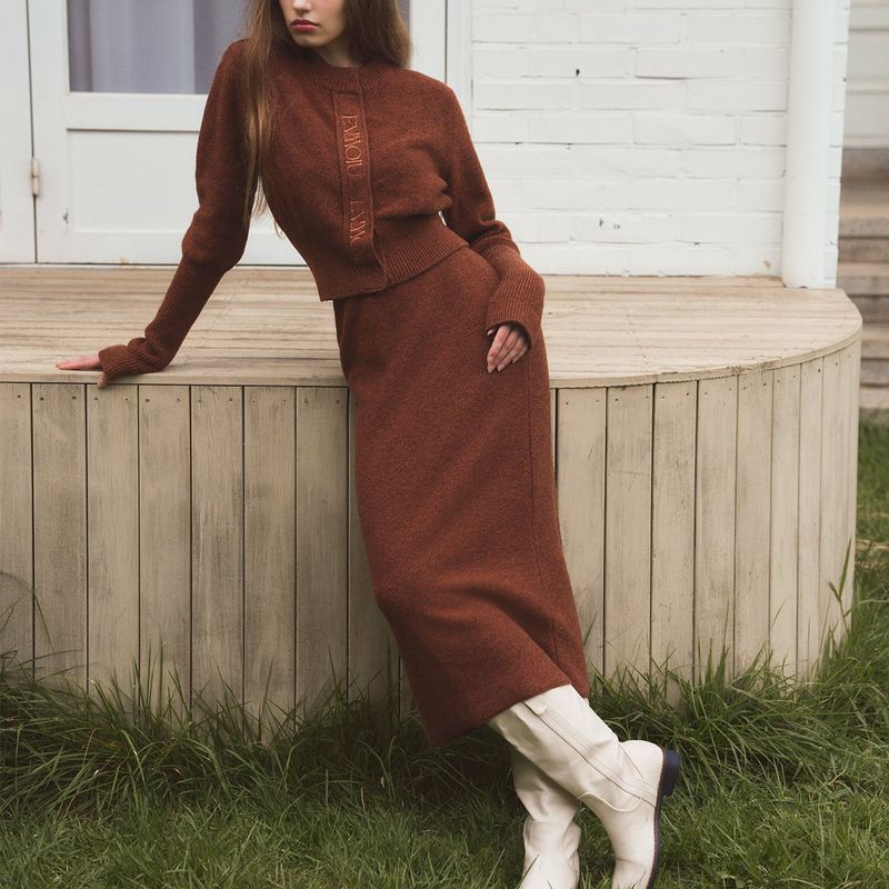 EVMOIU(エブモウ)の「ALPACA KNIT LONG SKIRT - BRICK BROWN(Skirts)」
