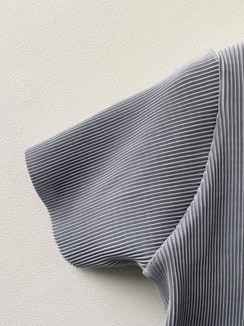 Pleats T-shirts