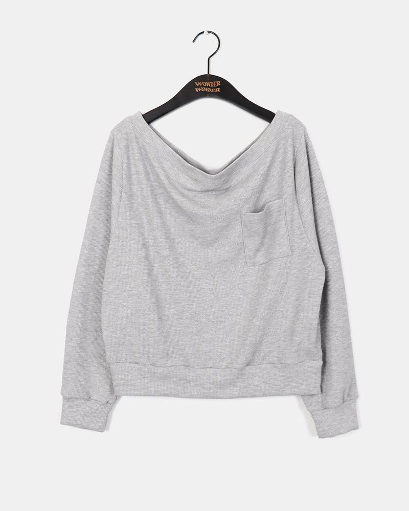 Kento waffle pocket off-shoulder sweatshirt