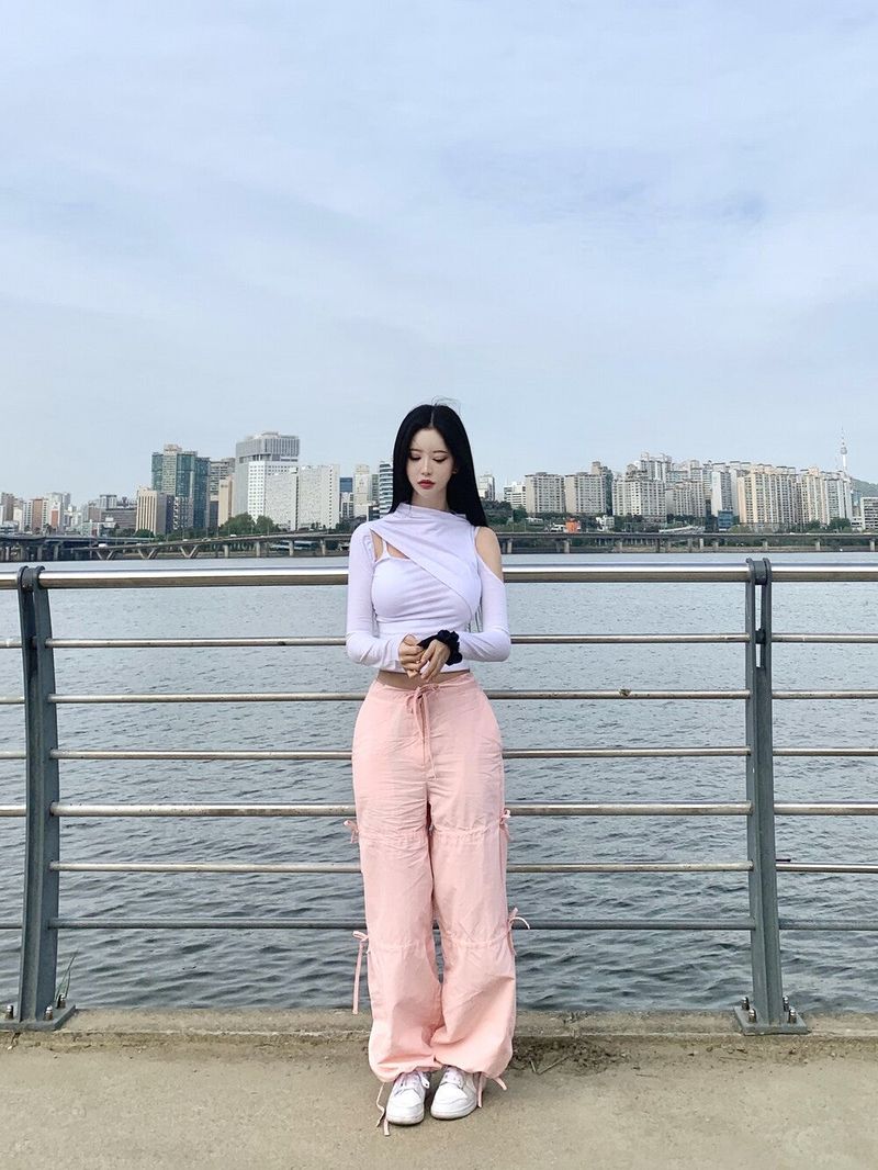 Seow（ソウ）の「[High quality] 897. Multy ribbon wide pt (3color)（Pants）」