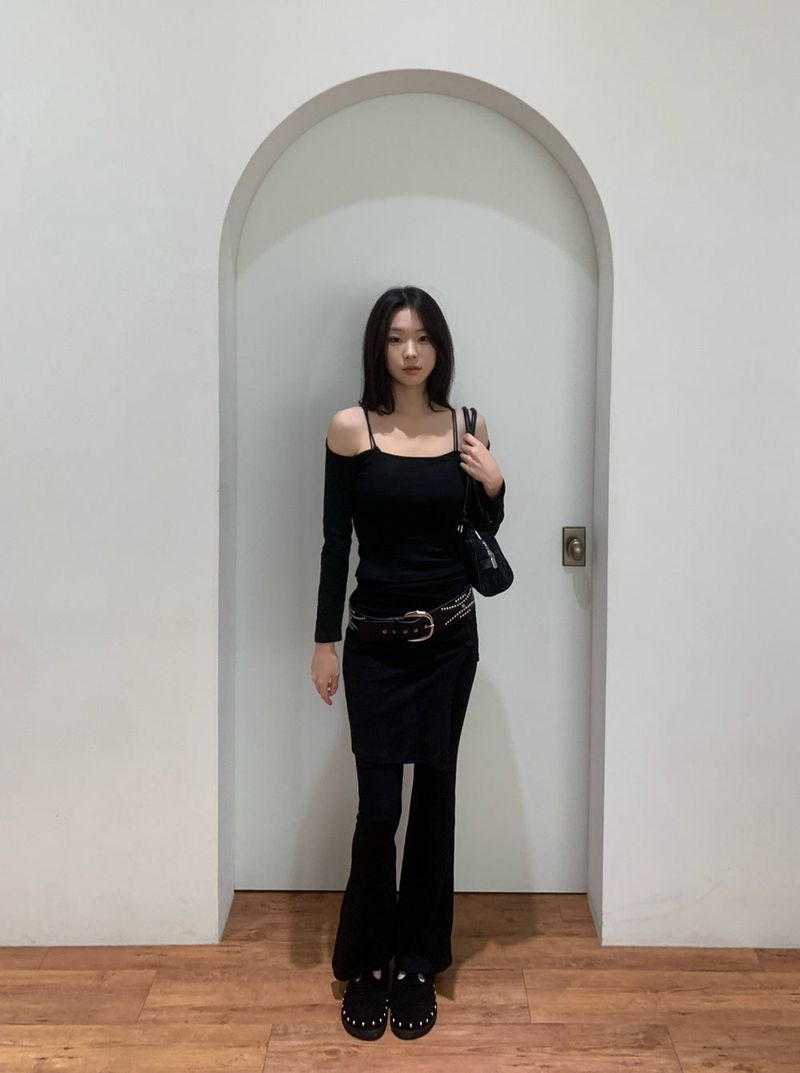 Lia Inner-Cap Off Shoulder Strap Top