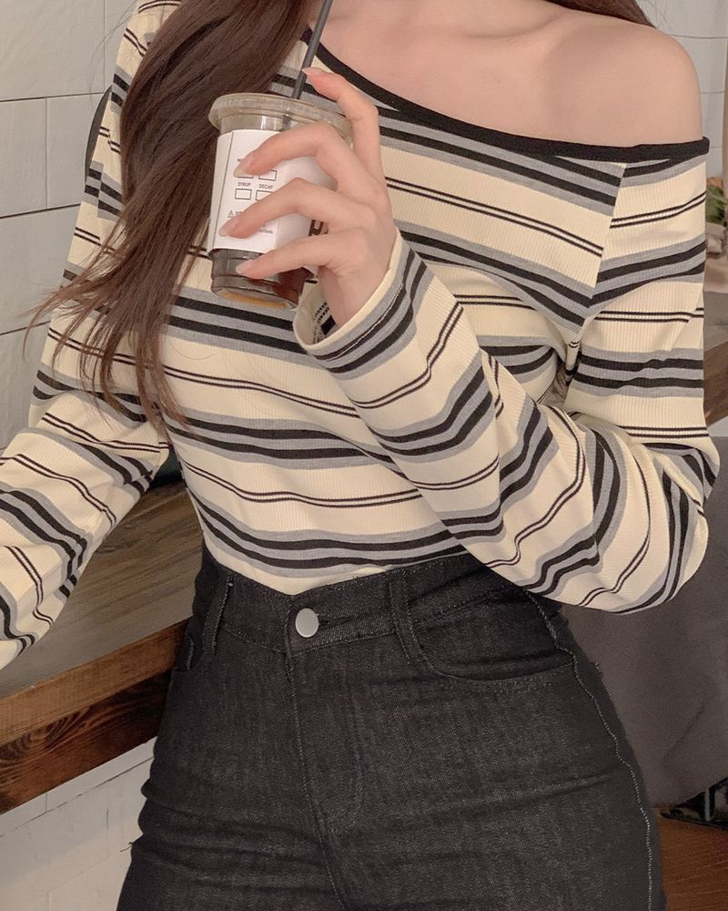 Zaren off-shoulder T-shirt