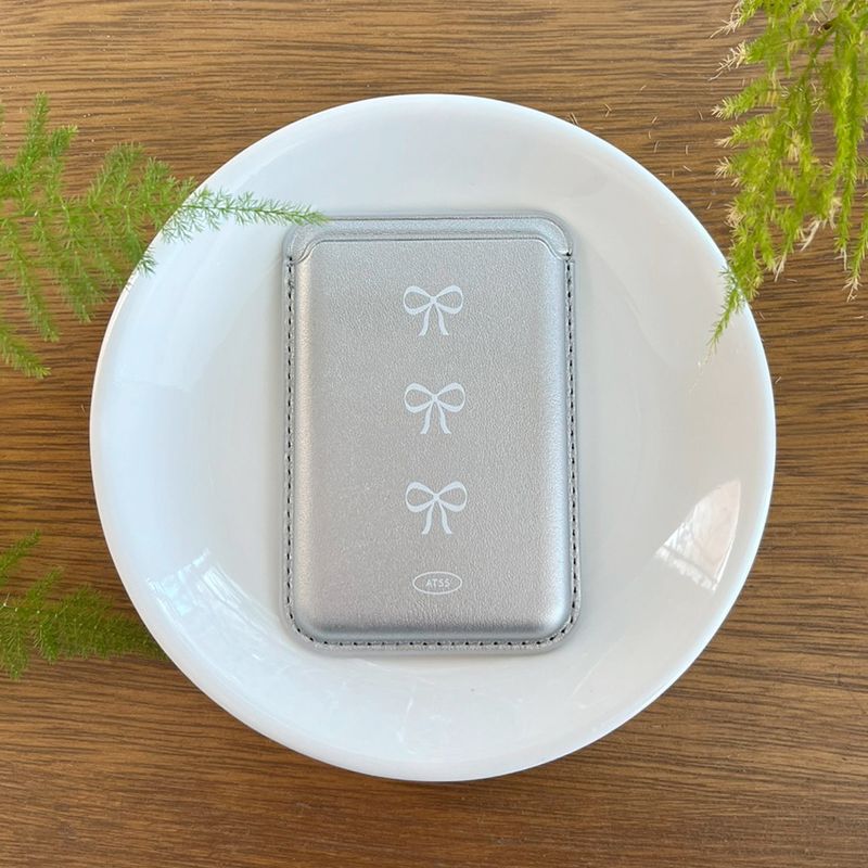 allthesamestudio(オールザセイムスタジオ)の「Ribbon MagSafe Silver Card Wallet (single product)(Smartphone Accessories)」