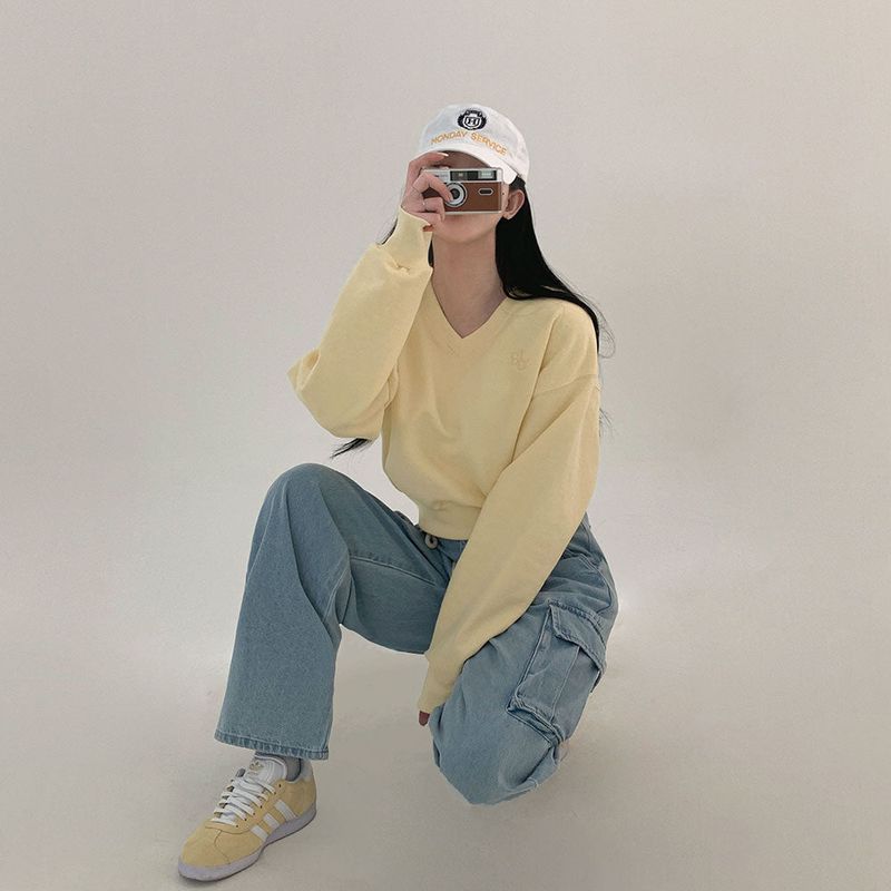 [Bellide made] Pastel V-neck cropped sweatshirt