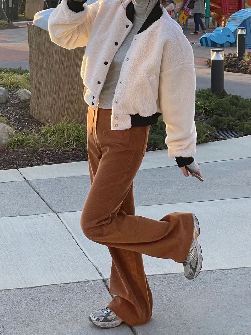 Arco iris（アルコイリス）の「Softly corduroy boot-cut pants（Pants）」