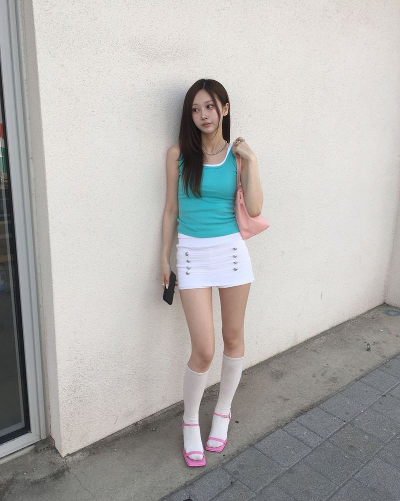 Coloring sleeveless