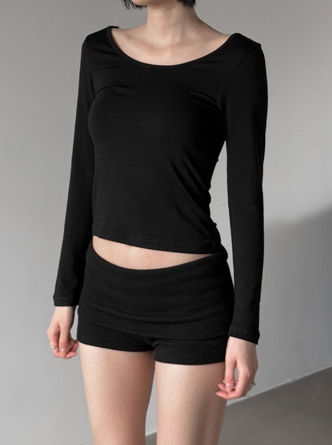 Roun Basic Deep Round Neck Tee