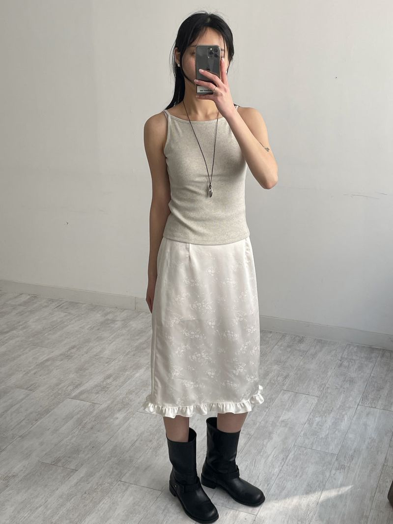 Minimal Square Ribbed Sleeveless
