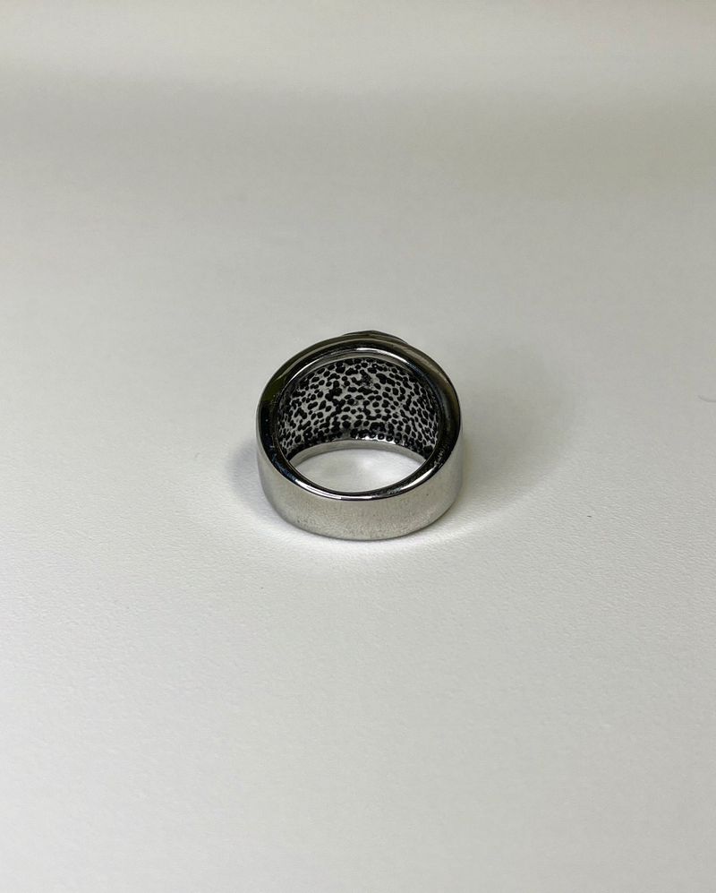 bold round onyx ring