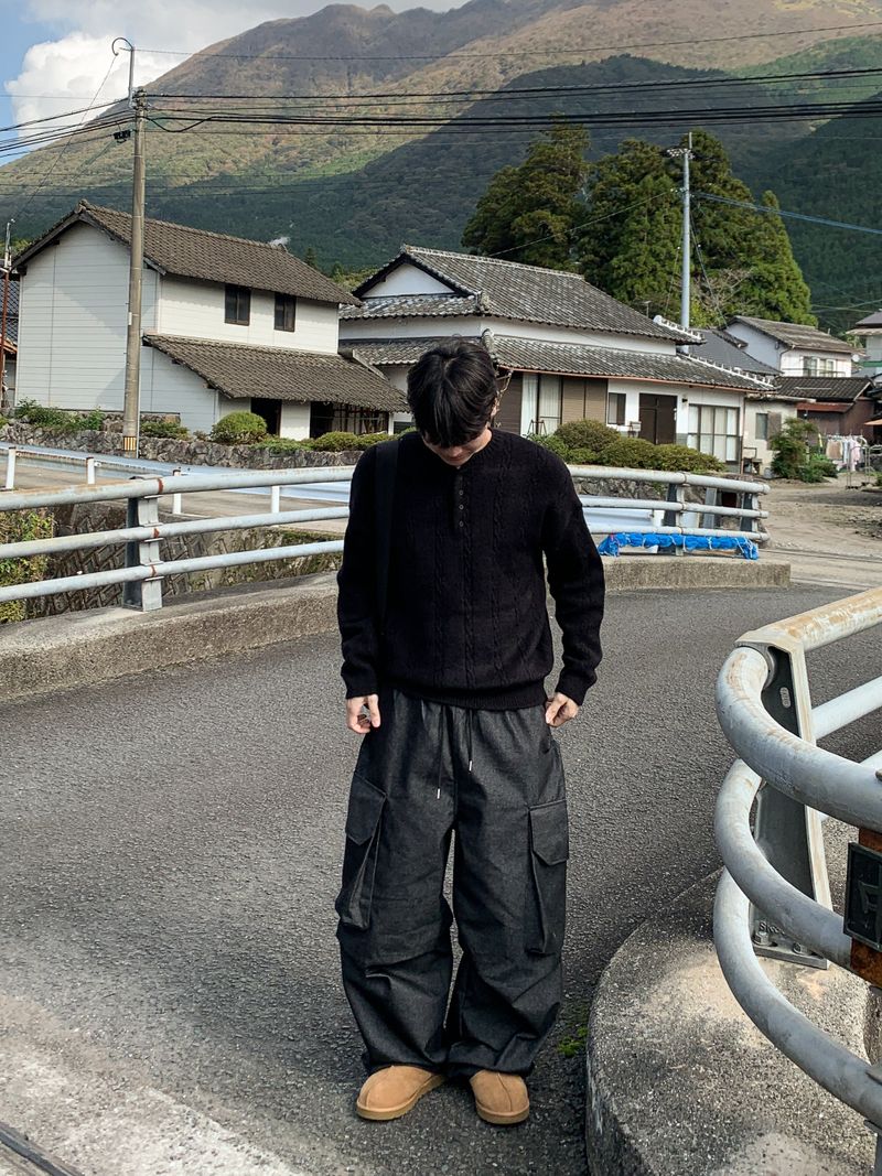 ラベルヘンリーネックニット