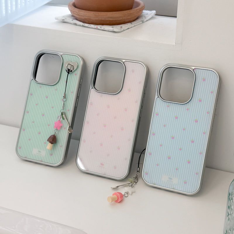 Nineteenfriday（ナインティーンフライデー）の「ストライプ ストロベリー シルバー iPhone Magsafe スマホケース キーチャームセット（スマホグッズ/小物）」