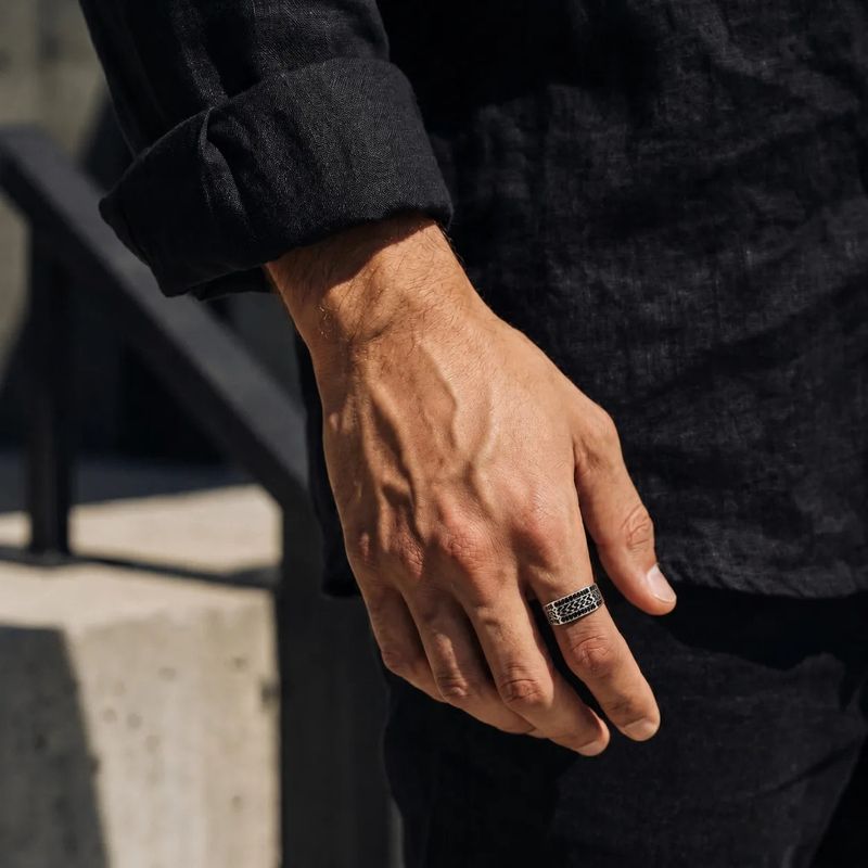 FADE MEET（フェードミート）の「Black Silver Carved Ring（Accessories）」