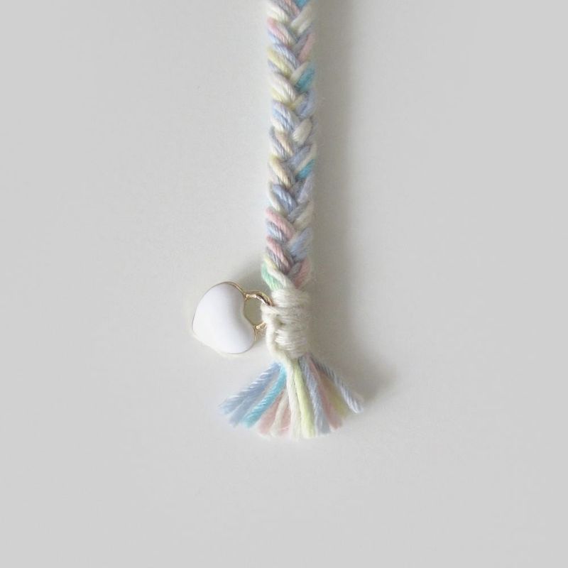 ccnmade（チェチャンナムメイド）の「[CCNMADE]ディア ハート ホワイト ブレスレット（アクセサリー）」