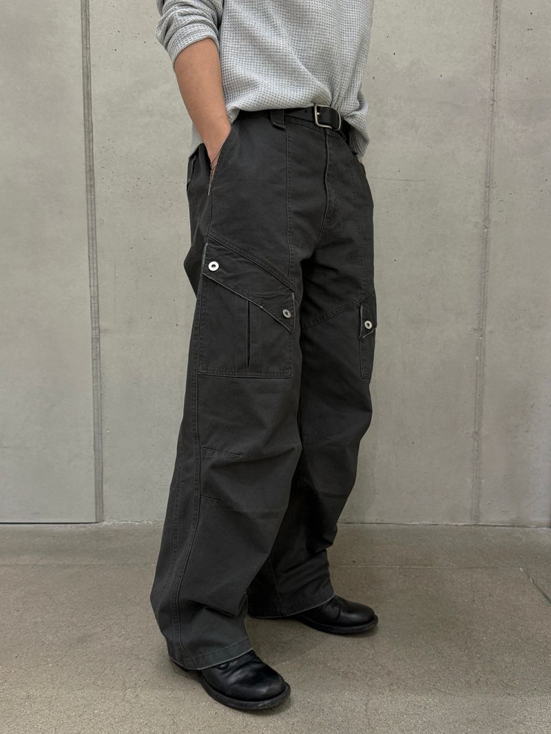 Deep garment pin dying cargo pants