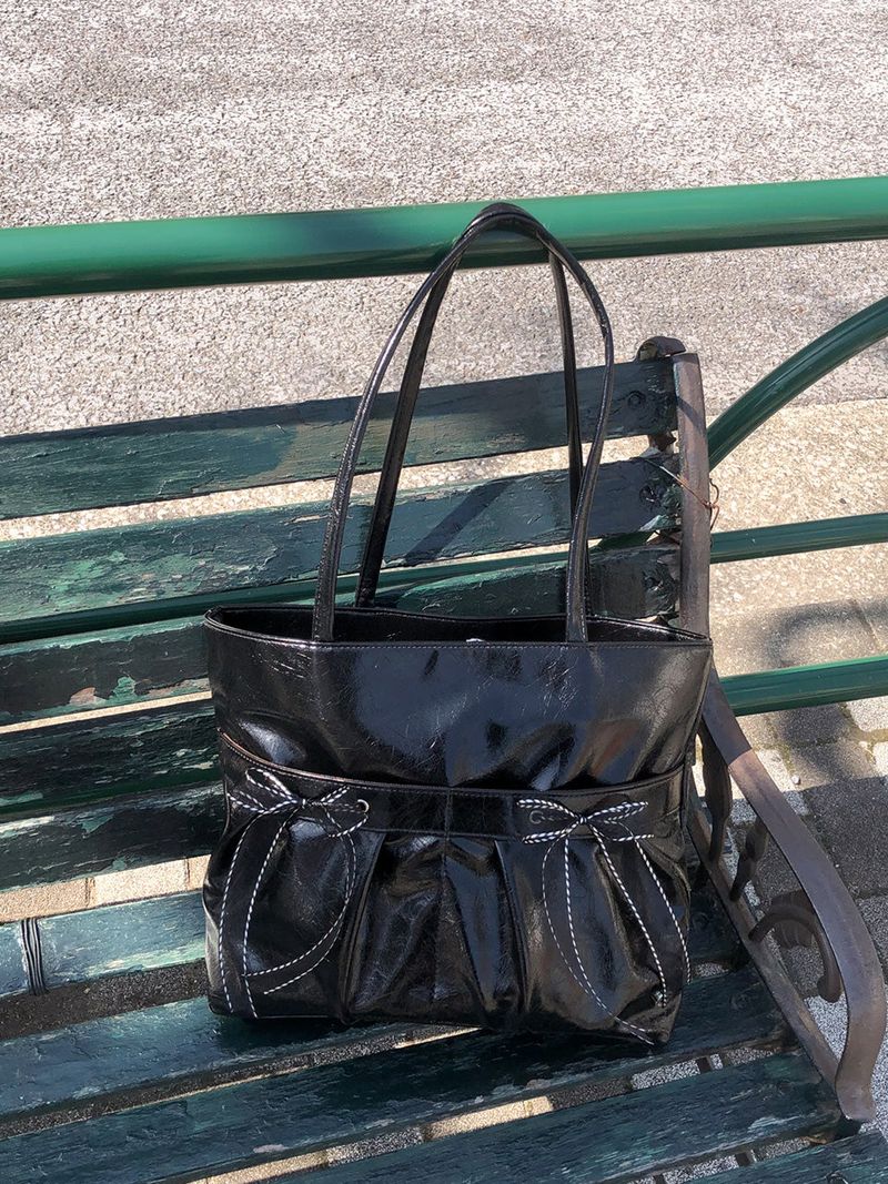 ovuni（オーブニ）の「Easy ribbon bag_black（Bags）」