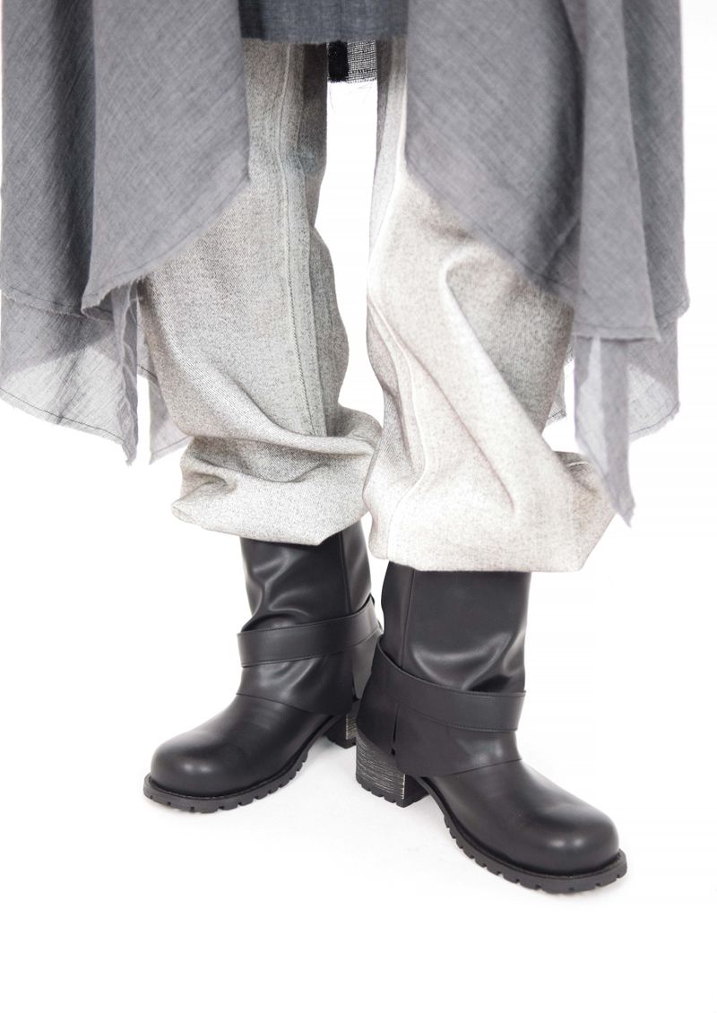 Simple Cover Mid Boots