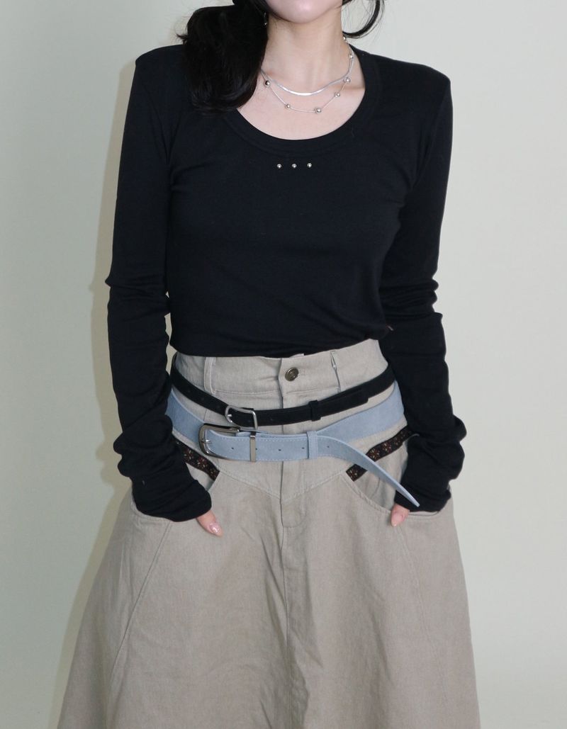 open stud U-neck round long-sleeved T-shirt