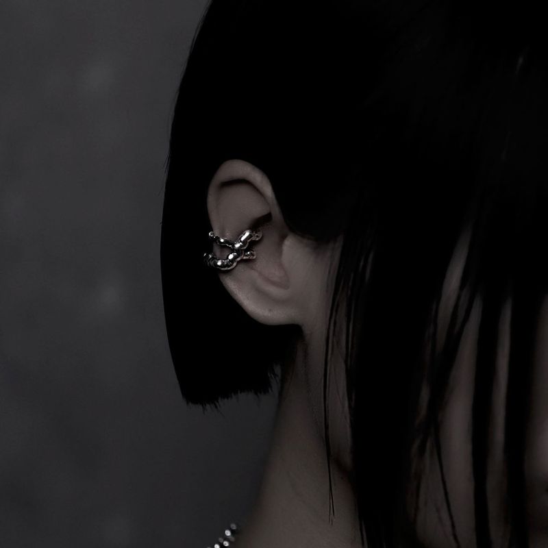 TRANSFORM PIPE EAR CUFF