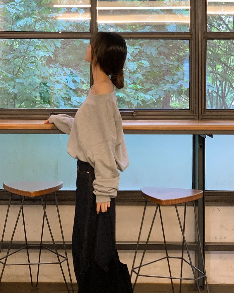  Kya off-shoulder man-to-man