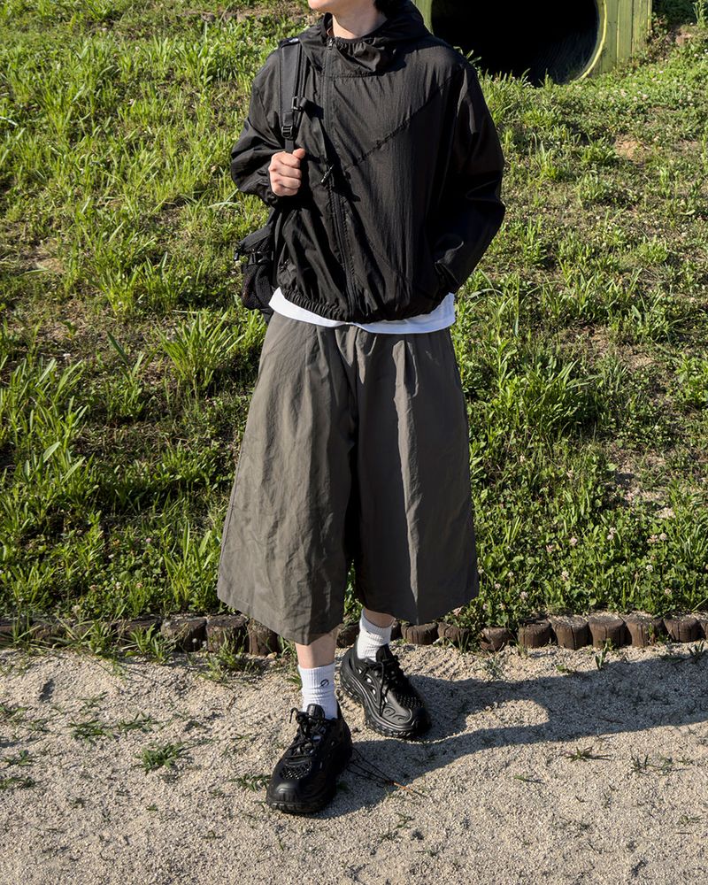 Aeric Diagonal Lightweight Windbreaker