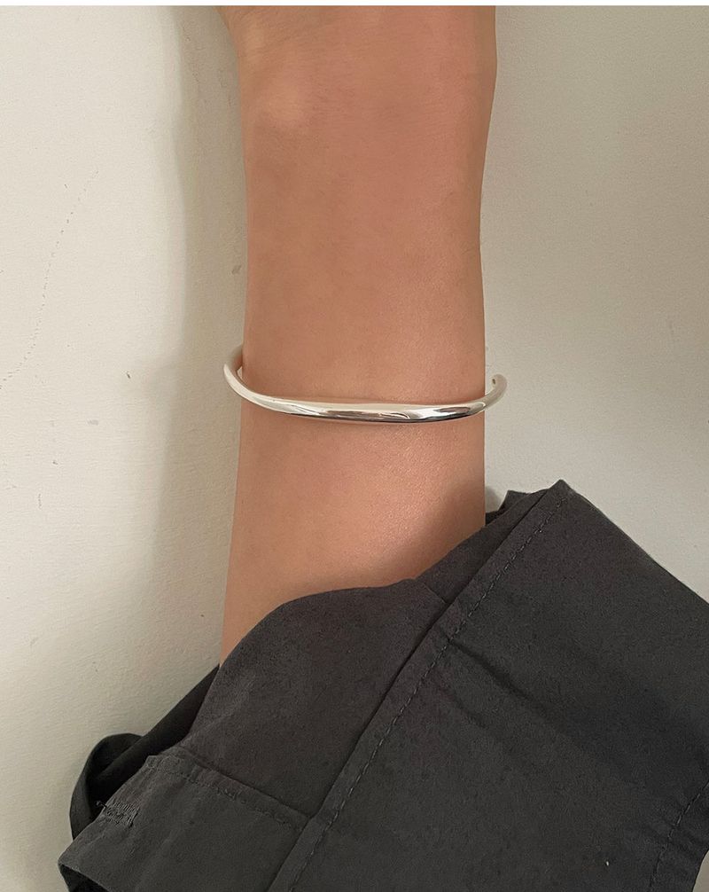 ALLURE BANGLE