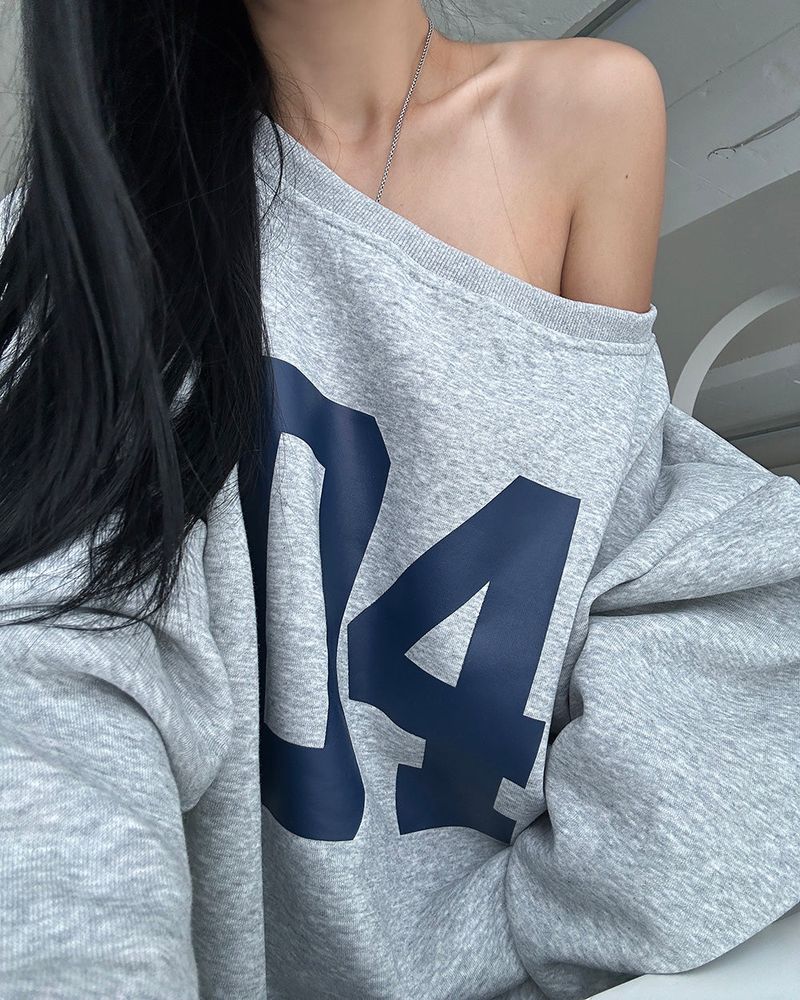 Number off-shoulder oversized fit sweat suit set