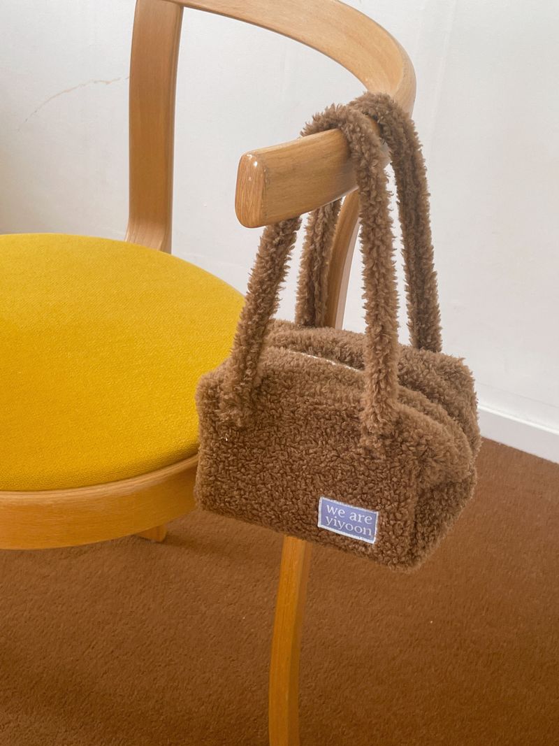 Handy pouch (furry caramel)