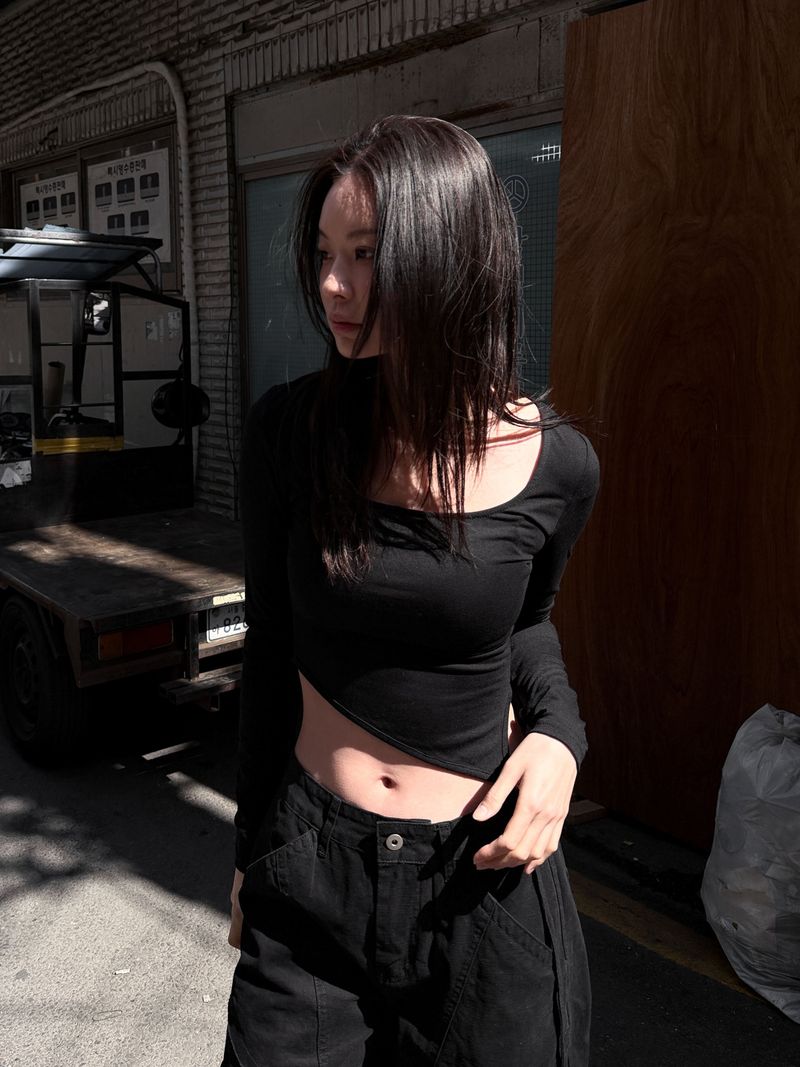 WOOHWA（ウファ）の「STRAP POINT TEE（Tops）」