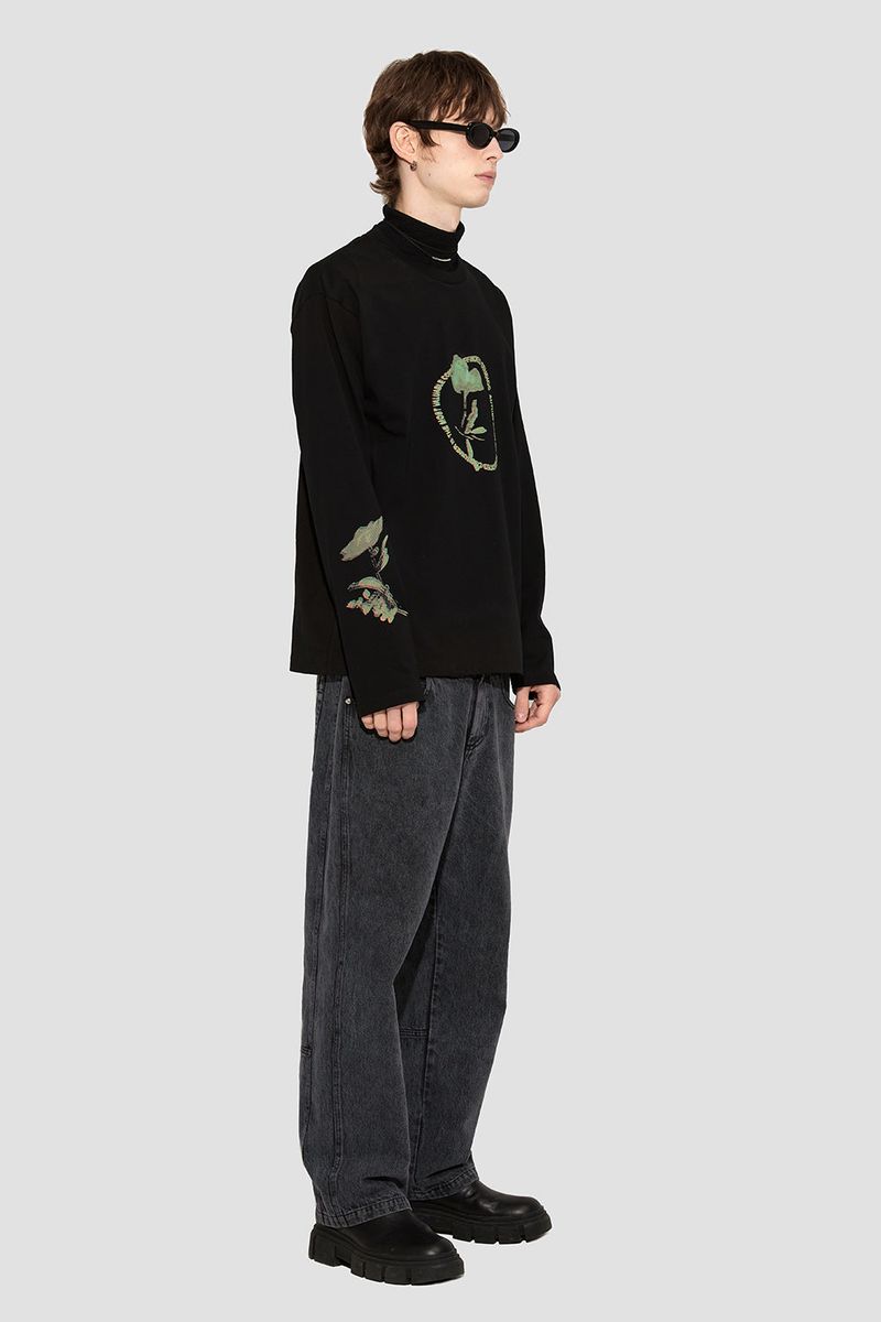 LONGSLEEVE T-SHIRT