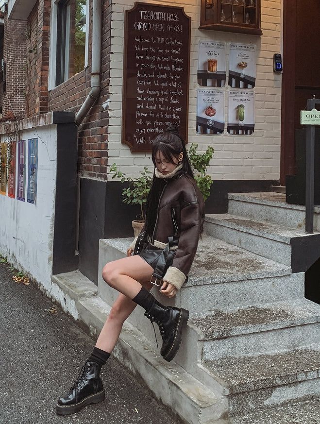 Deli Waist Buckle Crop Mustang