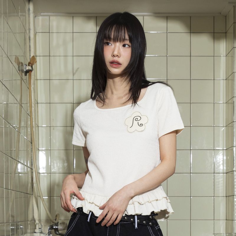 XTONZ（エクストンズ）の「WXT047 Frill Layered Square Neck Short Sleeve (IVORY)（Tops）」