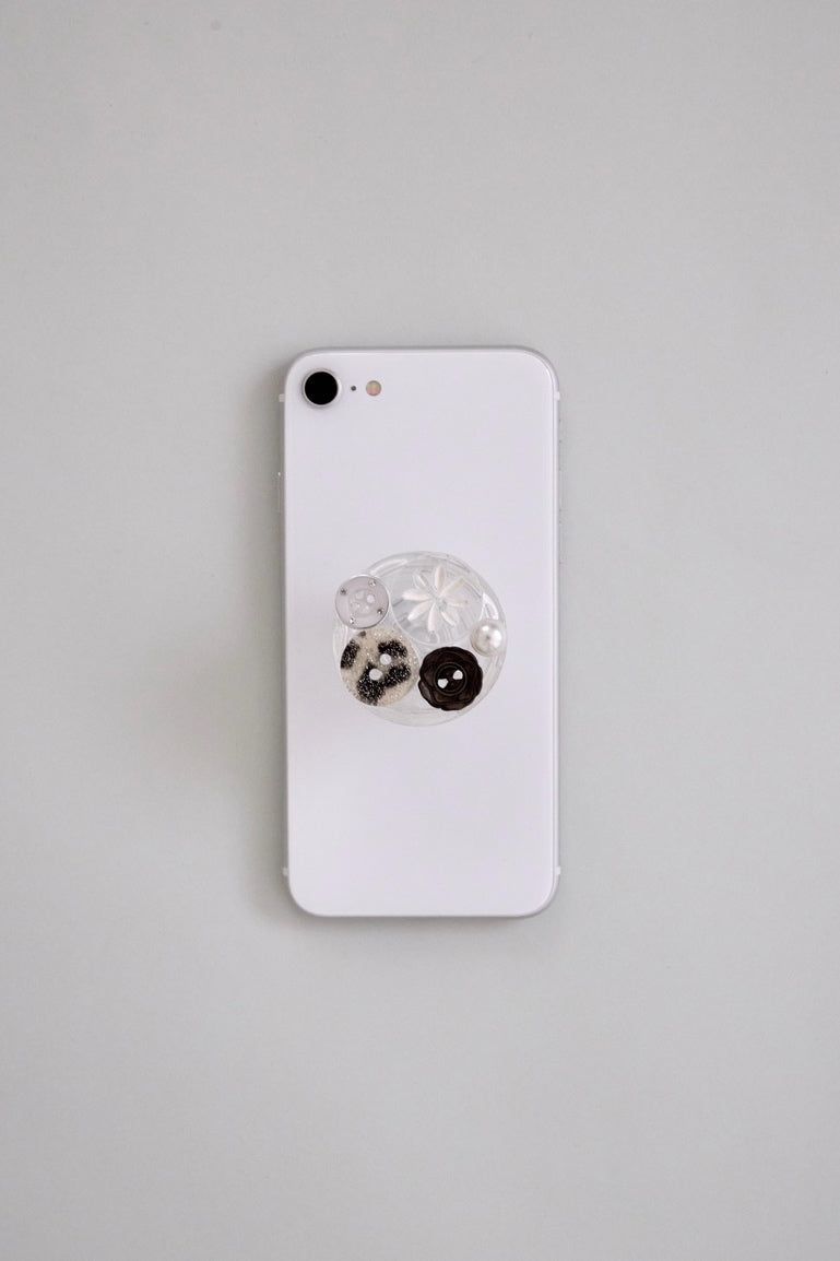 Orb（オーアルビー）の「[MADE] Button tok 01（Smartphone Accessories）」