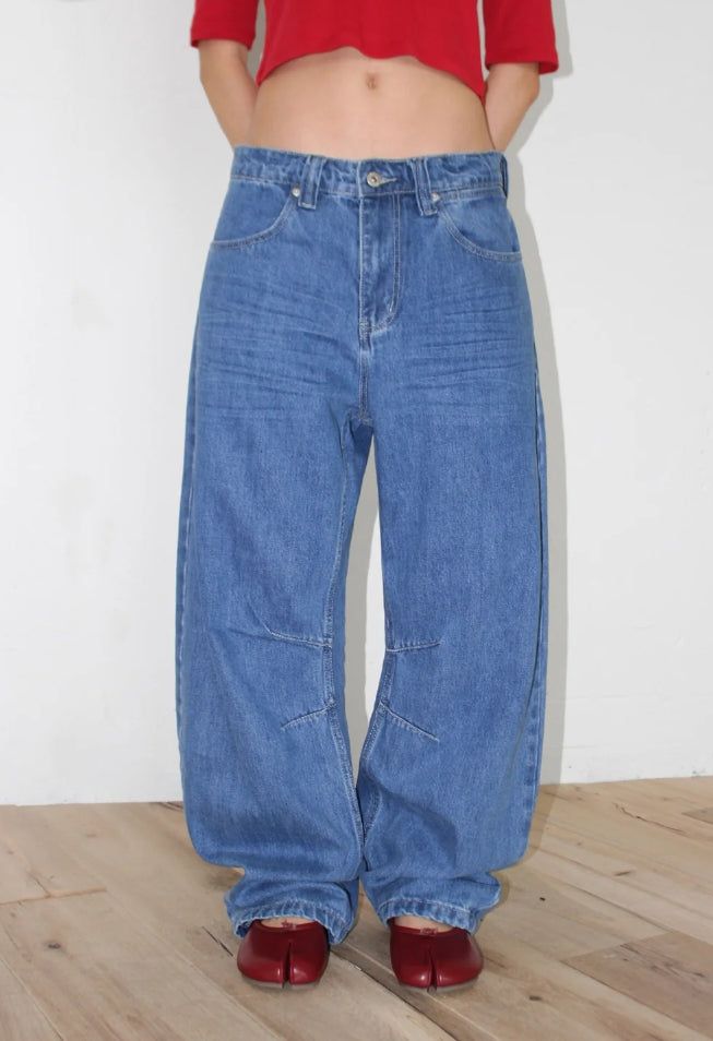 AAKE(アケ)の「DART CURVED DENIM(Pants)」