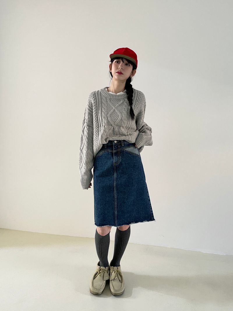 Neat midi denim skirt 
