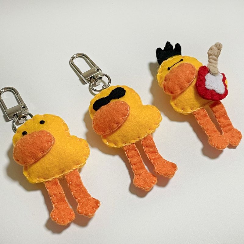 [MADE] Yellow Rockstar Duck Key ring