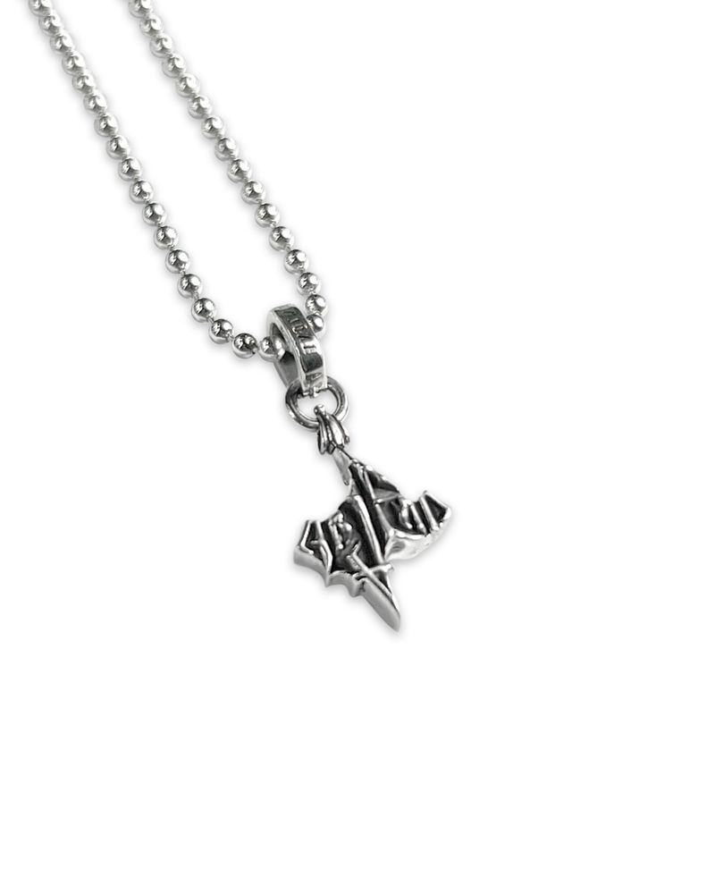 AE LOGO CHAIN PENDANT
