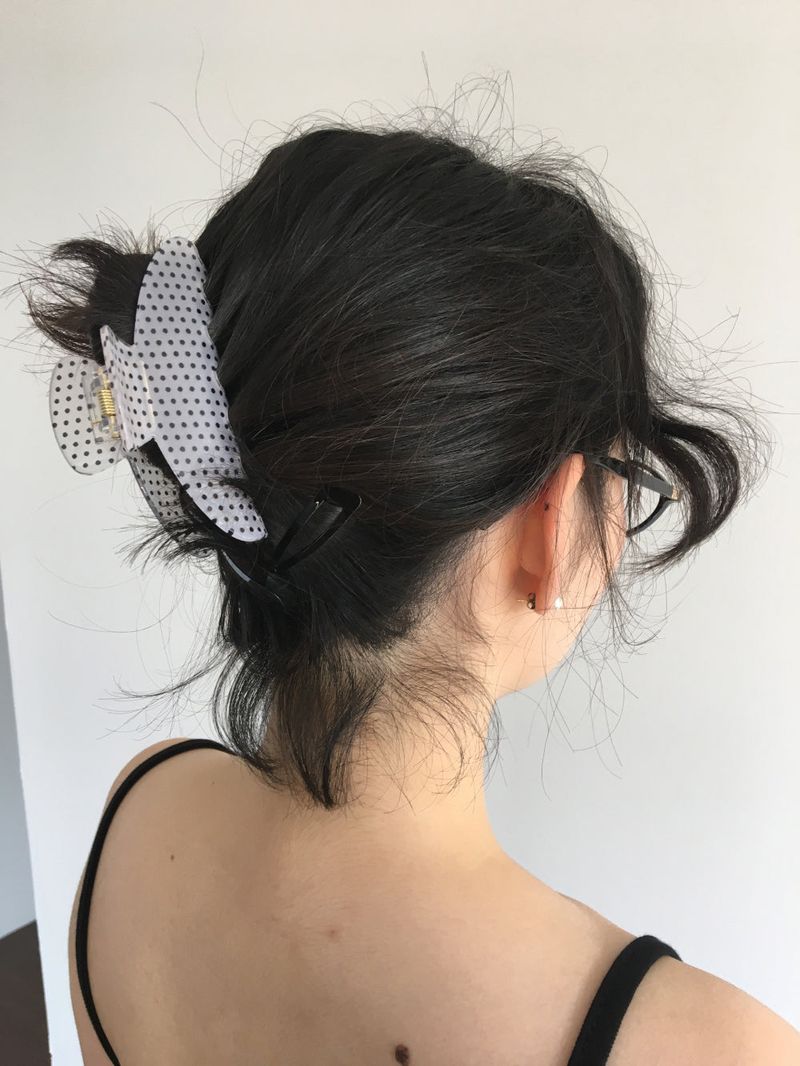 DUGGY（ダギー）の「ミルキードットヘアクリップ (2color) （ヘアアクセサリー）」