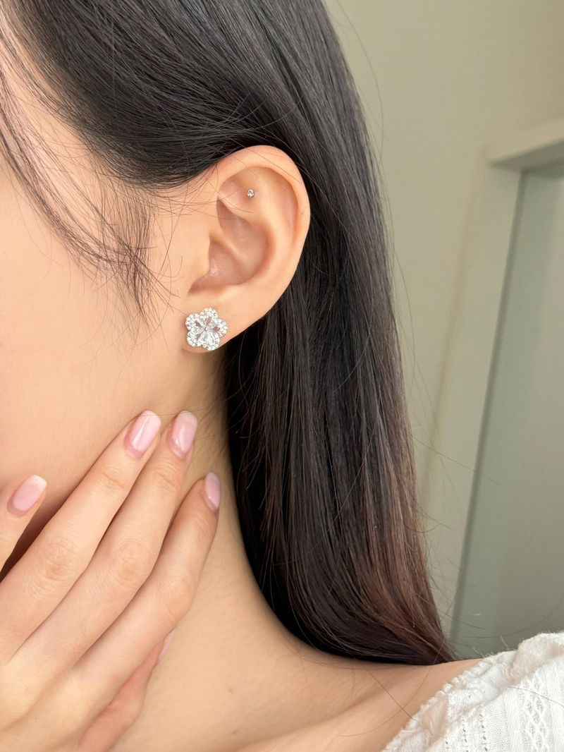 クリスタルブロッサムピアス / 2 colors