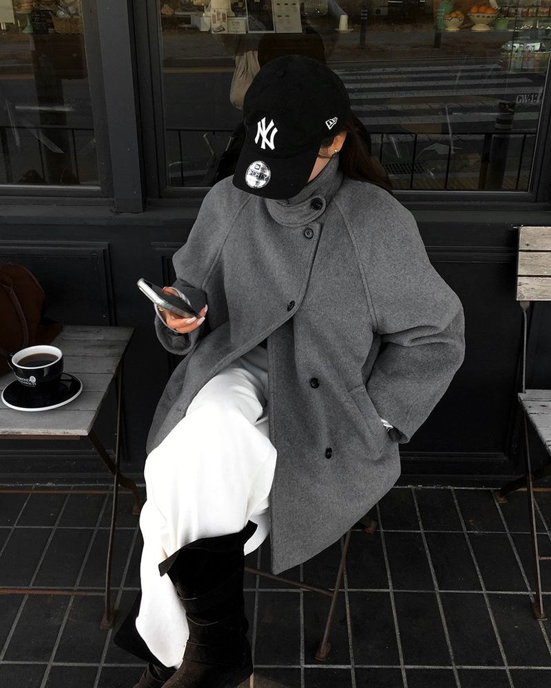 [ORIGINAL] HOLES HIGH NECK MEDIUM COAT