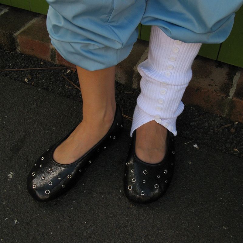 Me 0044. Eyelet Mesh Flat Shoes - 3colors