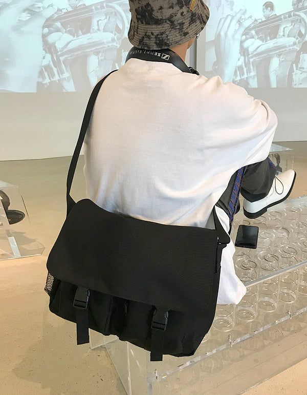 HOLY IN CODE(ホーリーインコード)の「No.7939 バックルツーポケットクロスバッグ(バッグ)」