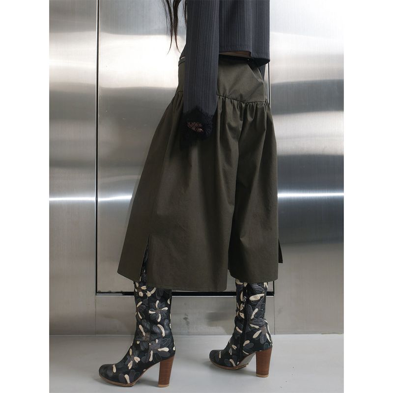 V-YOKE GATHERED PANTS