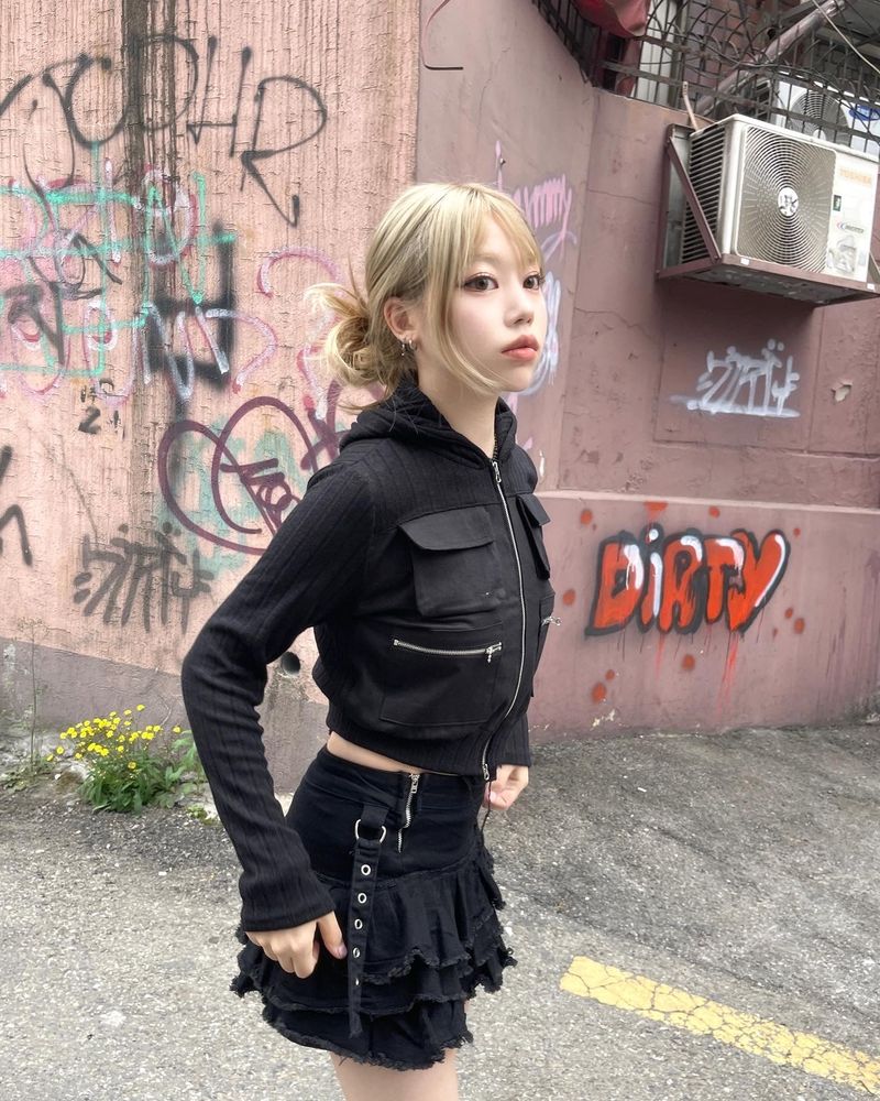 heenytsuki(ヒニツキ)の「Cropped Two-Way Cargo Hood Zip-Up(Tops)」