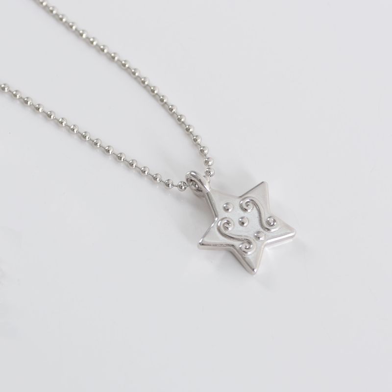 Star lace dot necklace
