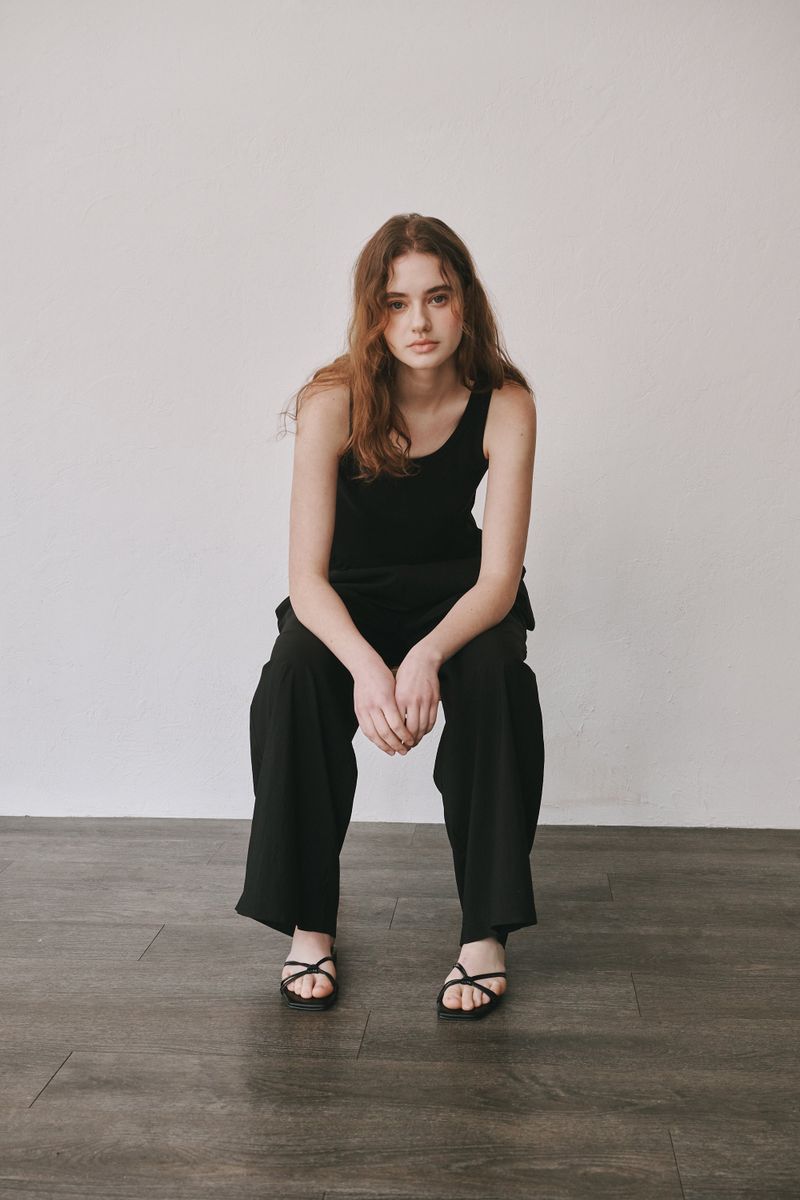 Round sleeveless (Black)