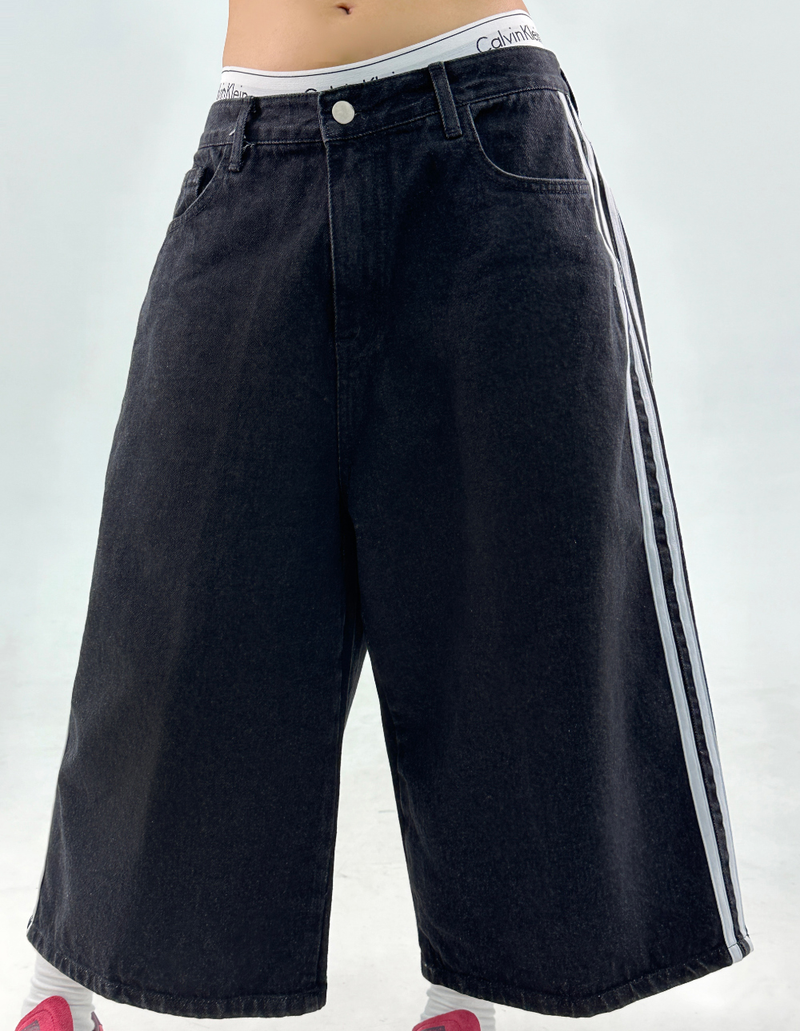 THREE-STRIPE POINT DENIM BERMUDA💙🖤 - 2 COLORS