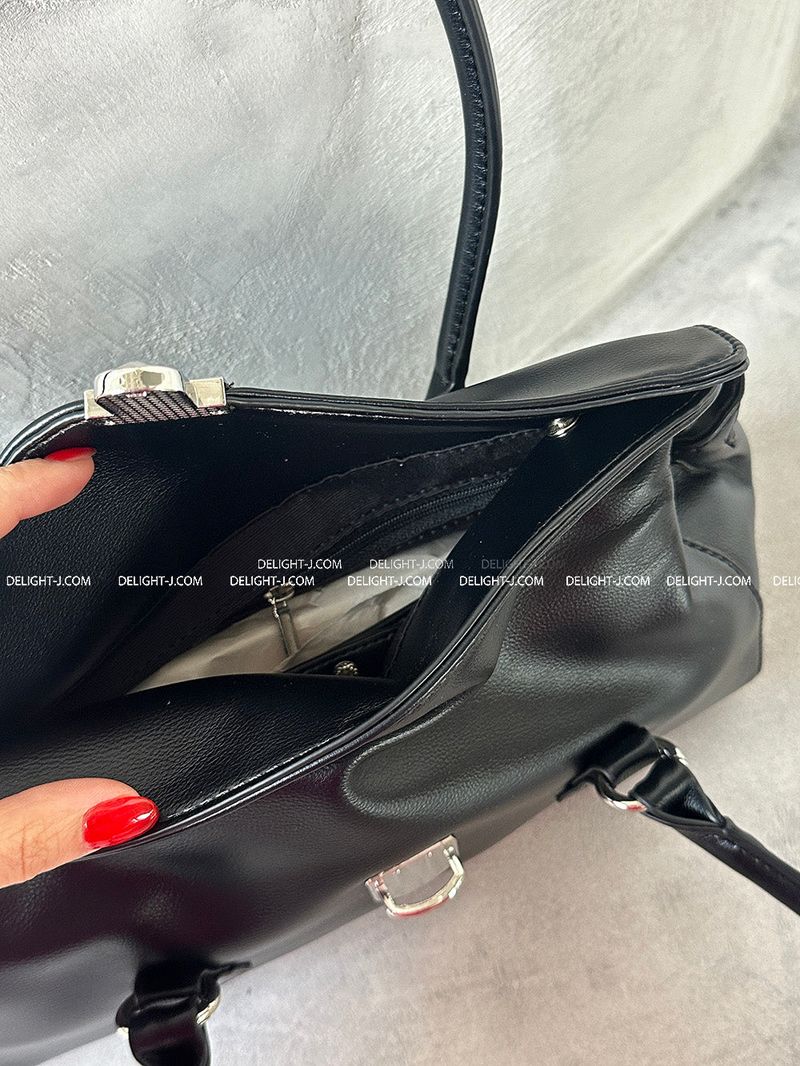 バックルバゲットショルダーバッグ